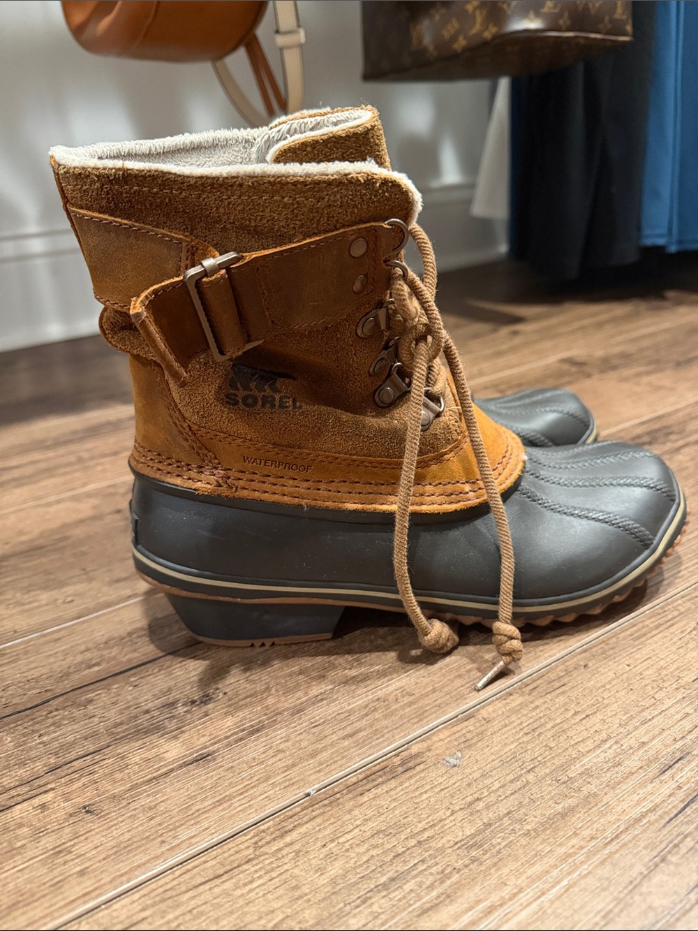 Sorel Two-Tone Brown & Black Winter Fancy Waterproof Lace-Up Winter Boots
